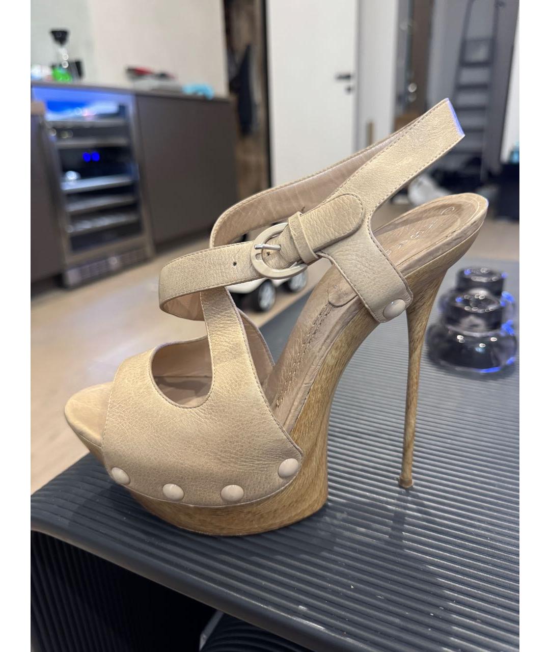 CASADEI Бежевые кожаные босоножки, фото 4
