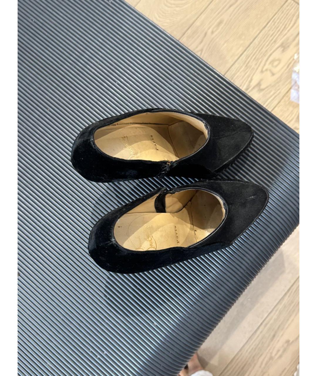 CHRISTIAN LOUBOUTIN Черные бархатные ботильоны, фото 3