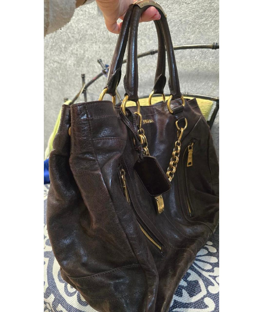 PRADA Коричневая кожаная сумка с короткими ручками, фото 2