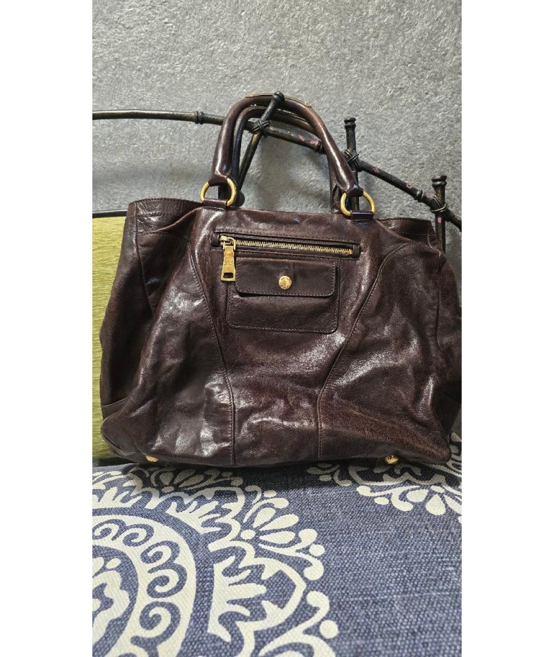 PRADA Коричневая кожаная сумка с короткими ручками, фото 3