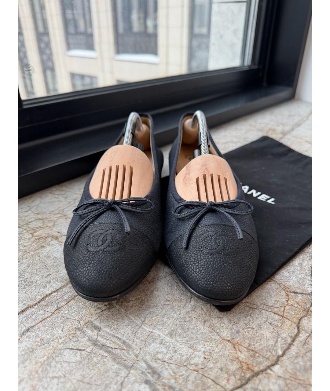 CHANEL Темно-синие кожаные балетки, фото 2