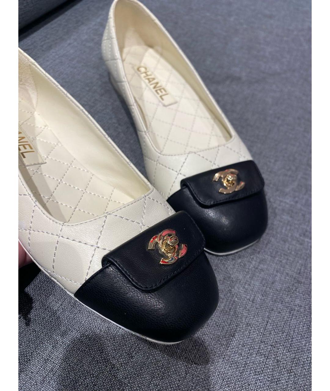 CHANEL Белые кожаные балетки, фото 4