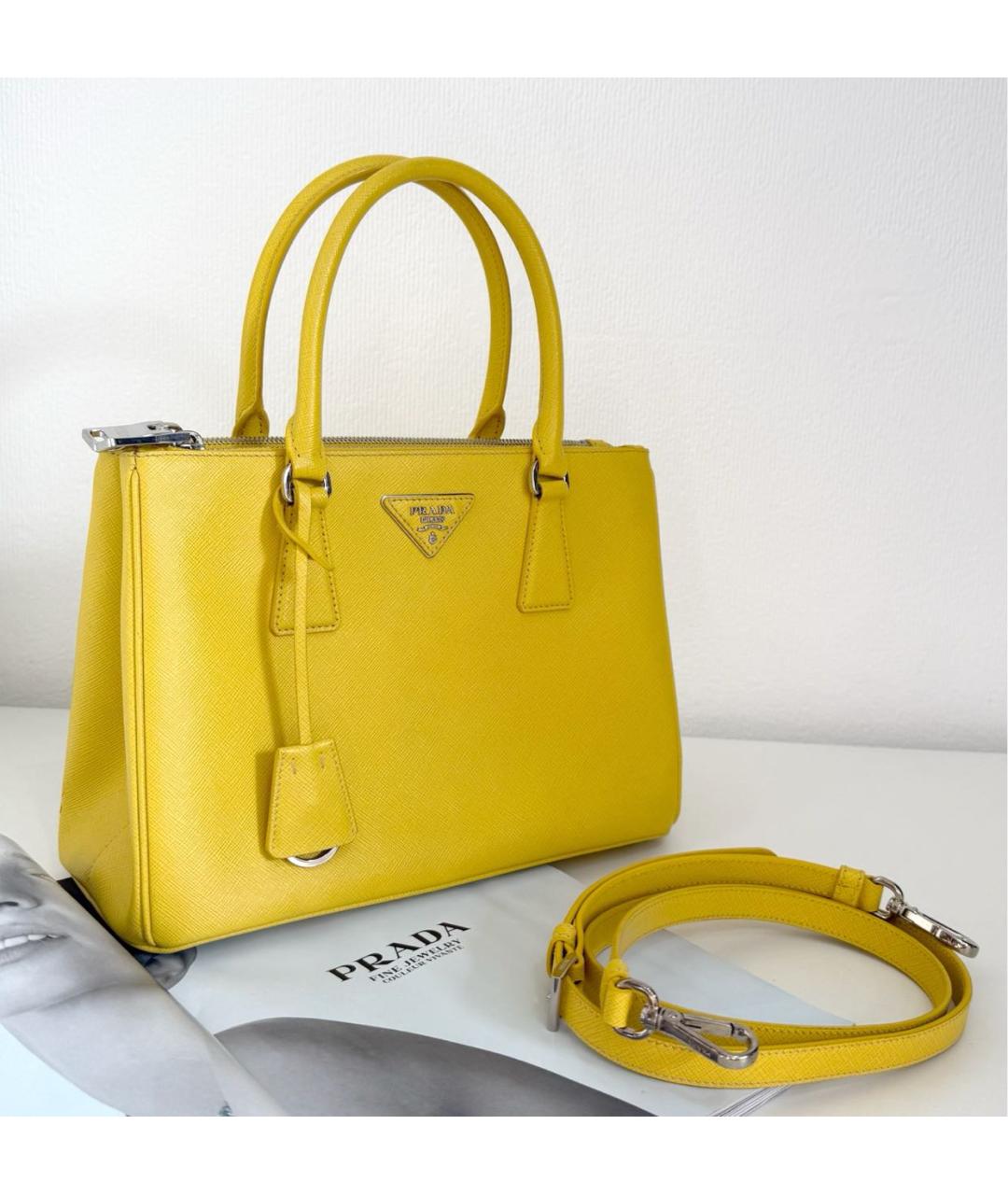 PRADA Желтая кожаная сумка с короткими ручками, фото 2