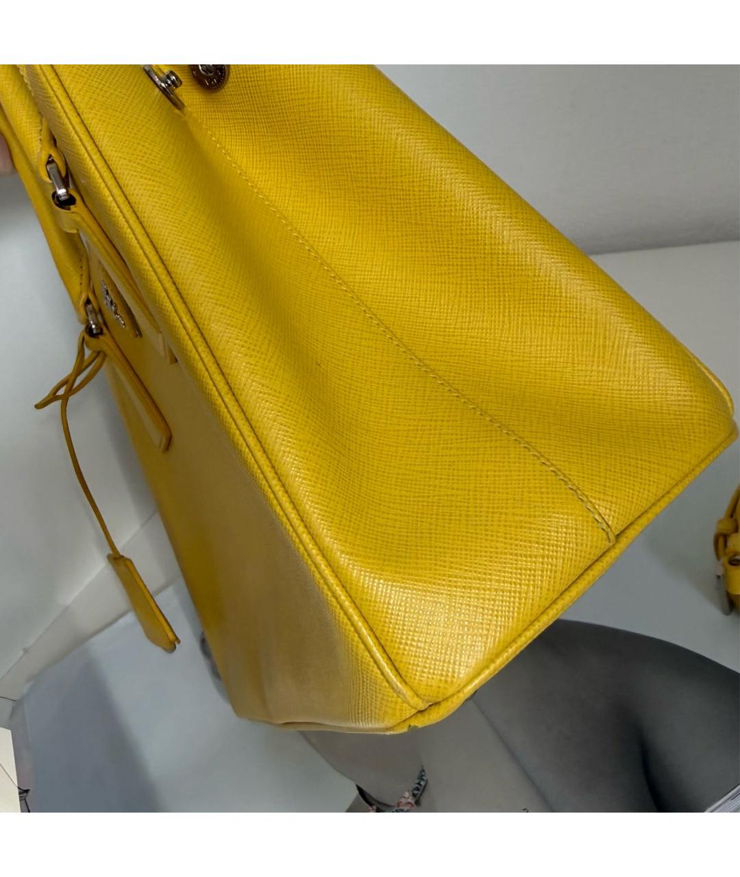 PRADA Желтая кожаная сумка с короткими ручками, фото 7