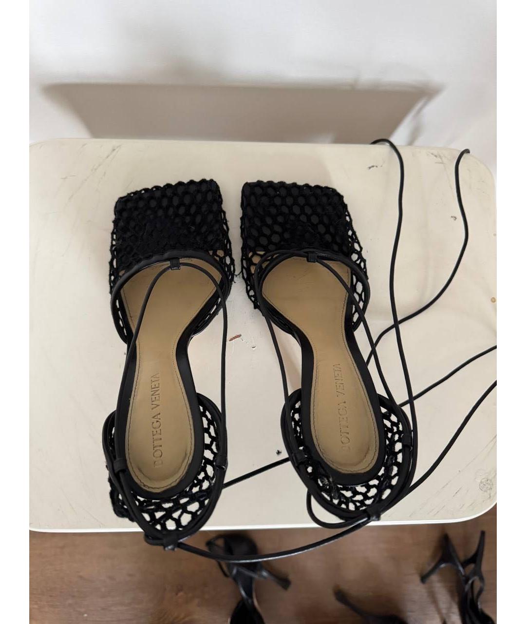 BOTTEGA VENETA Черные кожаные босоножки, фото 4