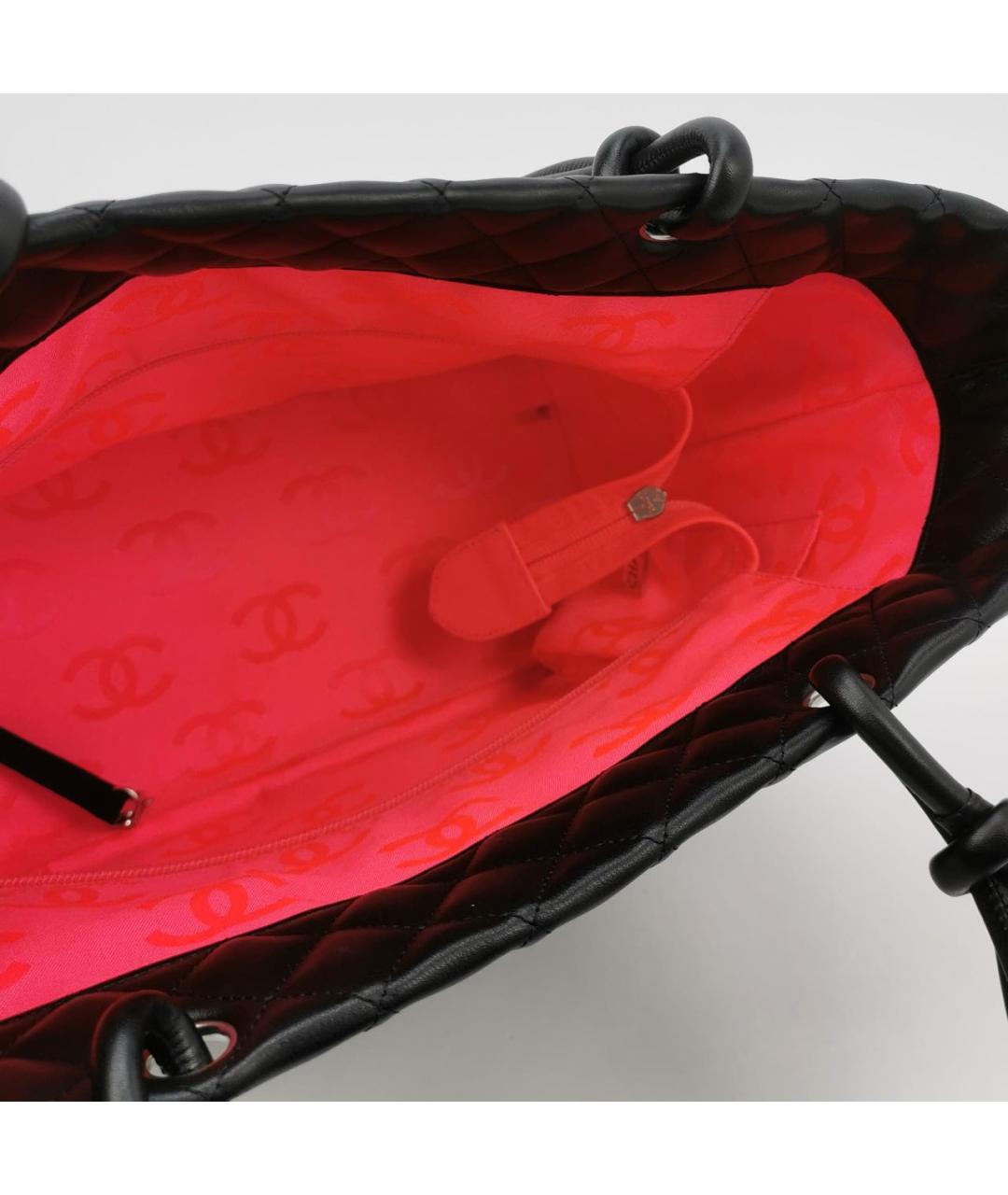 CHANEL Черная кожаная сумка тоут, фото 6