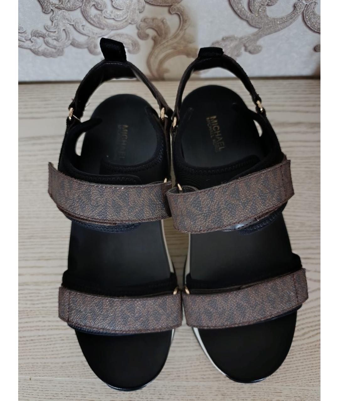 MICHAEL KORS Коричневые сандалии из искусственной кожи, фото 2