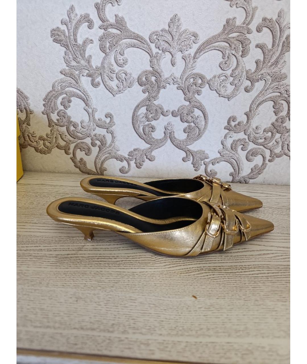 MARC JACOBS Золотые кожаные мюли, фото 5