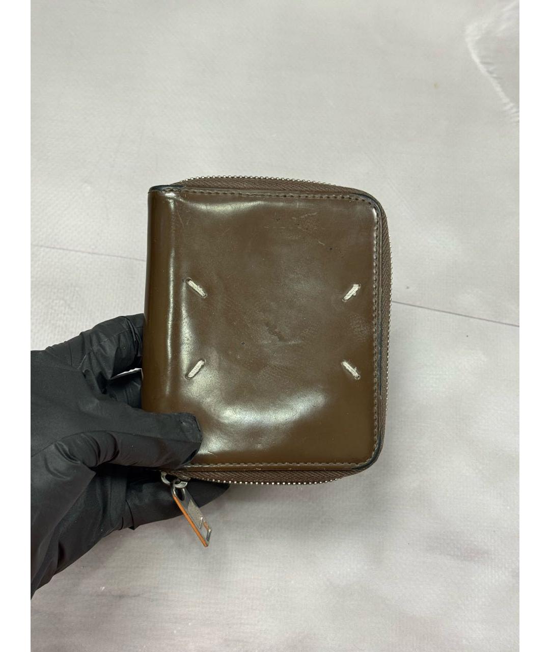 MAISON MARGIELA Коричневый кошелек из лакированной кожи, фото 2