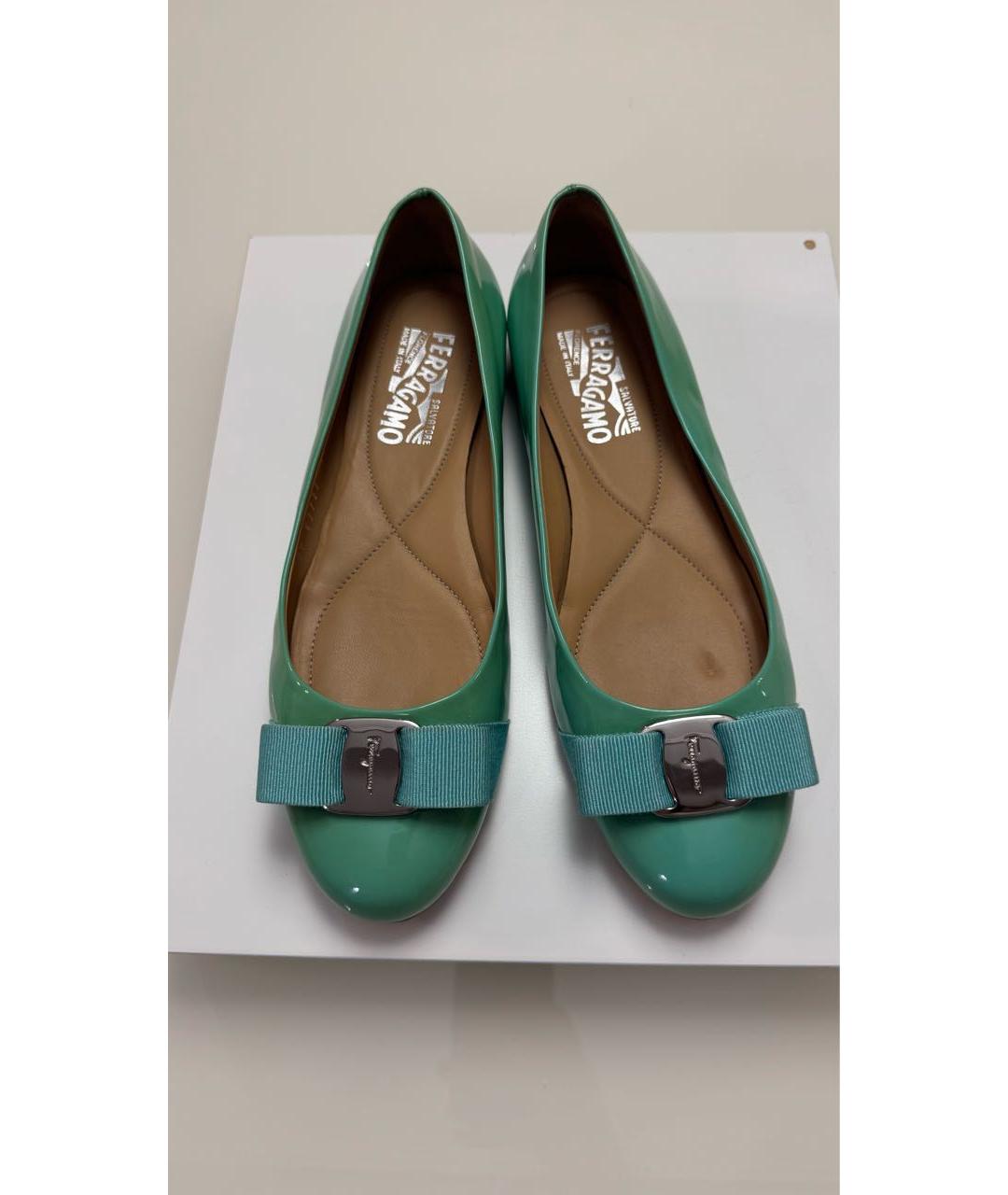 FERRAGAMO Бирюзовые балетки из лакированной кожи, фото 2