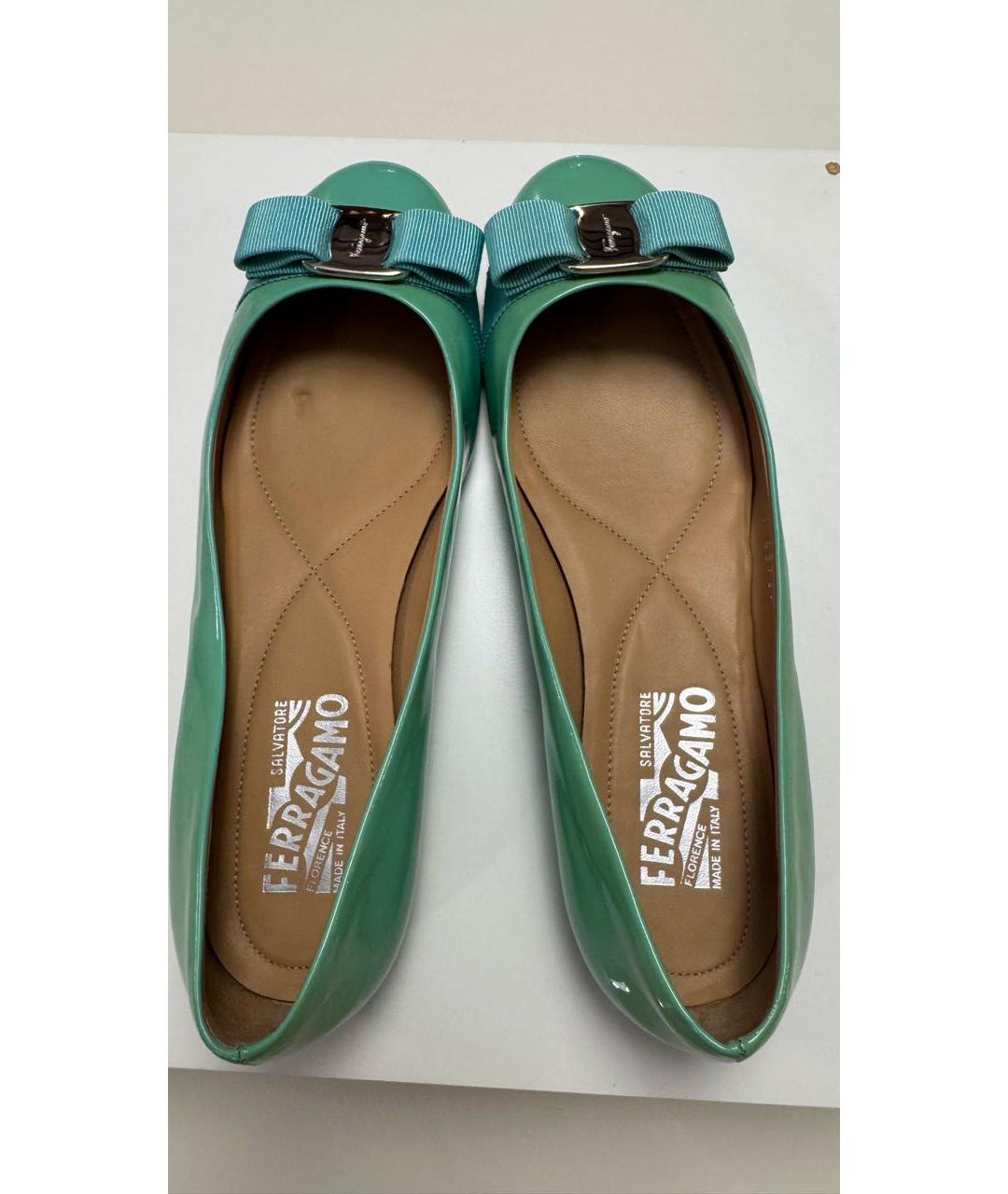 FERRAGAMO Бирюзовые балетки из лакированной кожи, фото 3