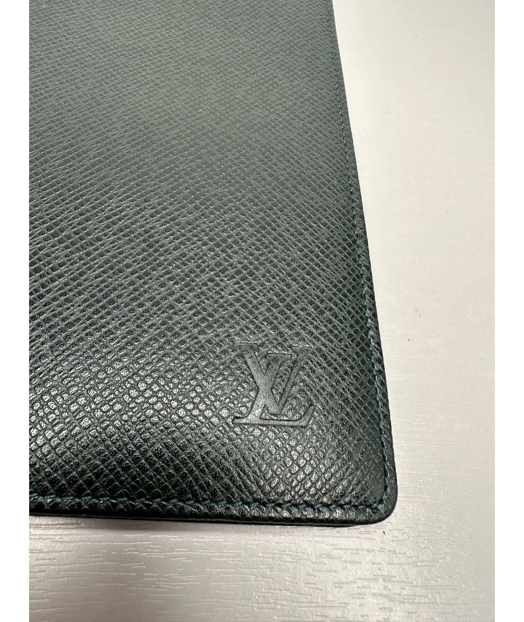 LOUIS VUITTON Зеленый кожаный кошелек, фото 3