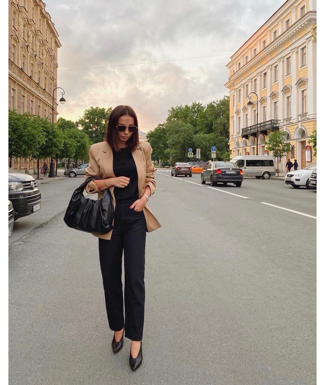 BOTTEGA VENETA Черная кожаная сумка с короткими ручками, фото 3