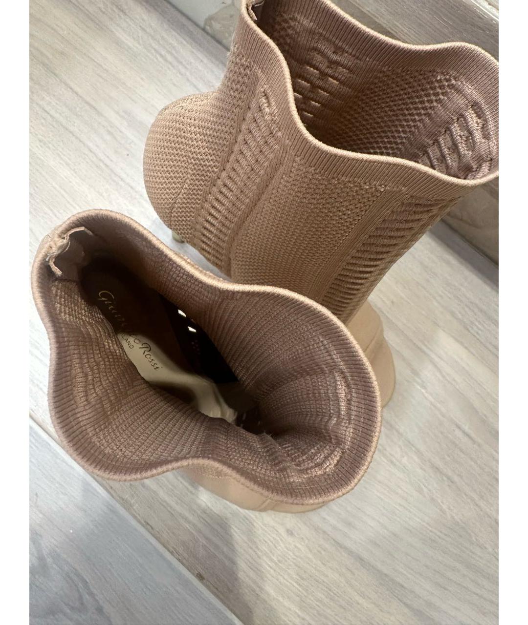 GIANVITO ROSSI Бежевые текстильные ботильоны, фото 5