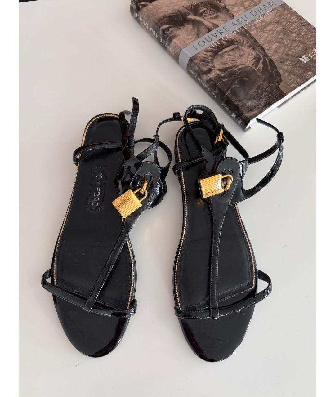 TOM FORD Черные сандалии из лакированной кожи, фото 2