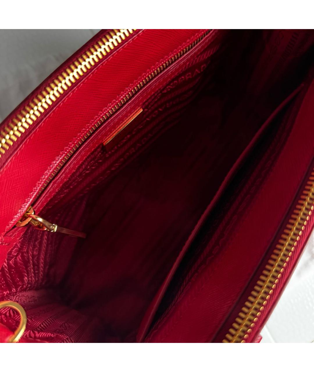 PRADA Красная кожаная сумка с короткими ручками, фото 8