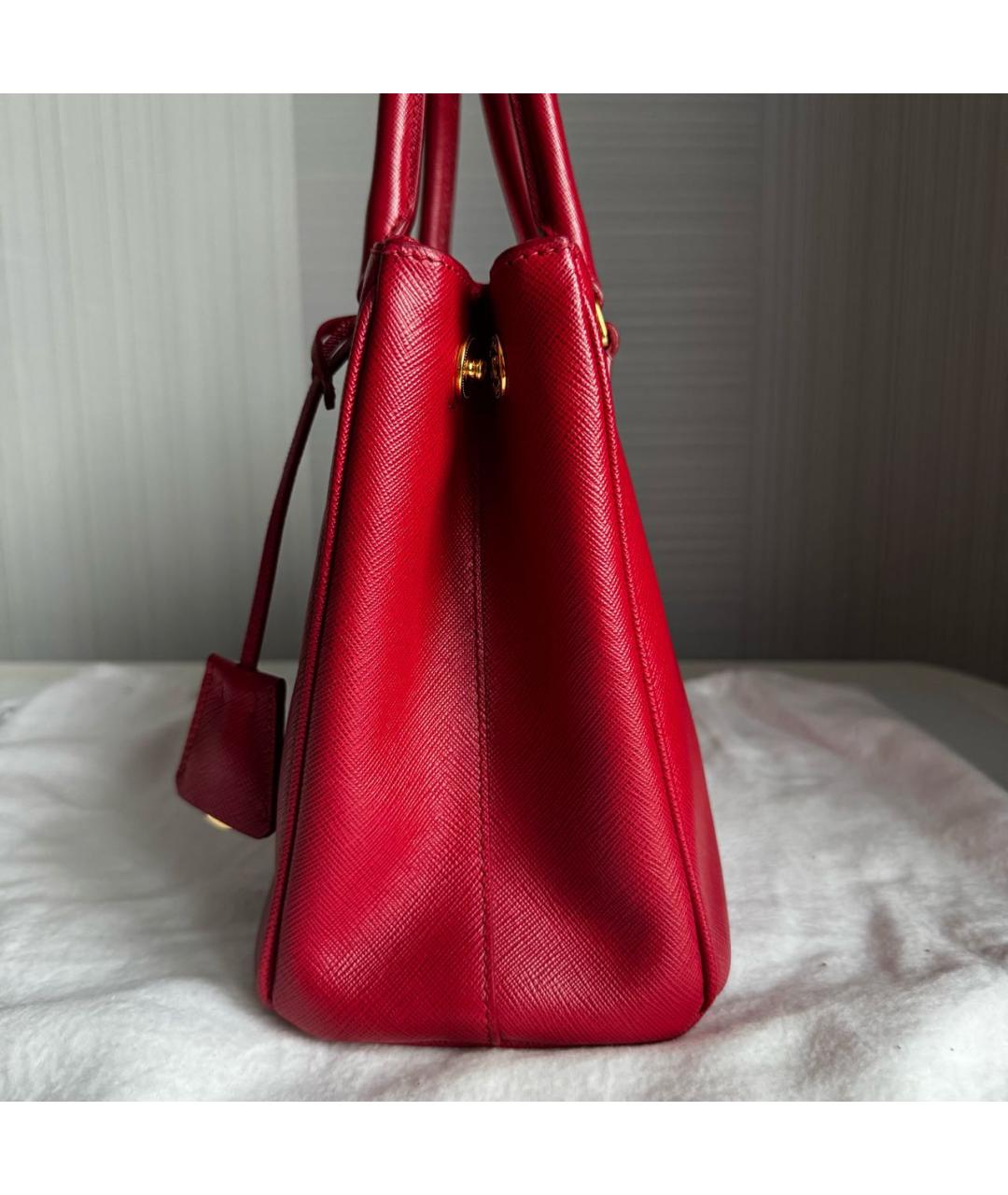 PRADA Красная кожаная сумка с короткими ручками, фото 5