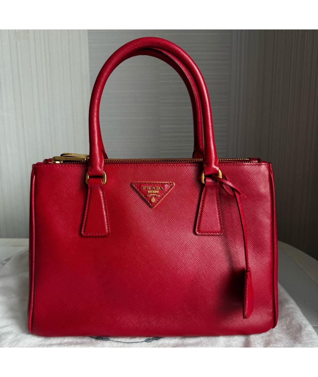 PRADA Красная кожаная сумка с короткими ручками, фото 3