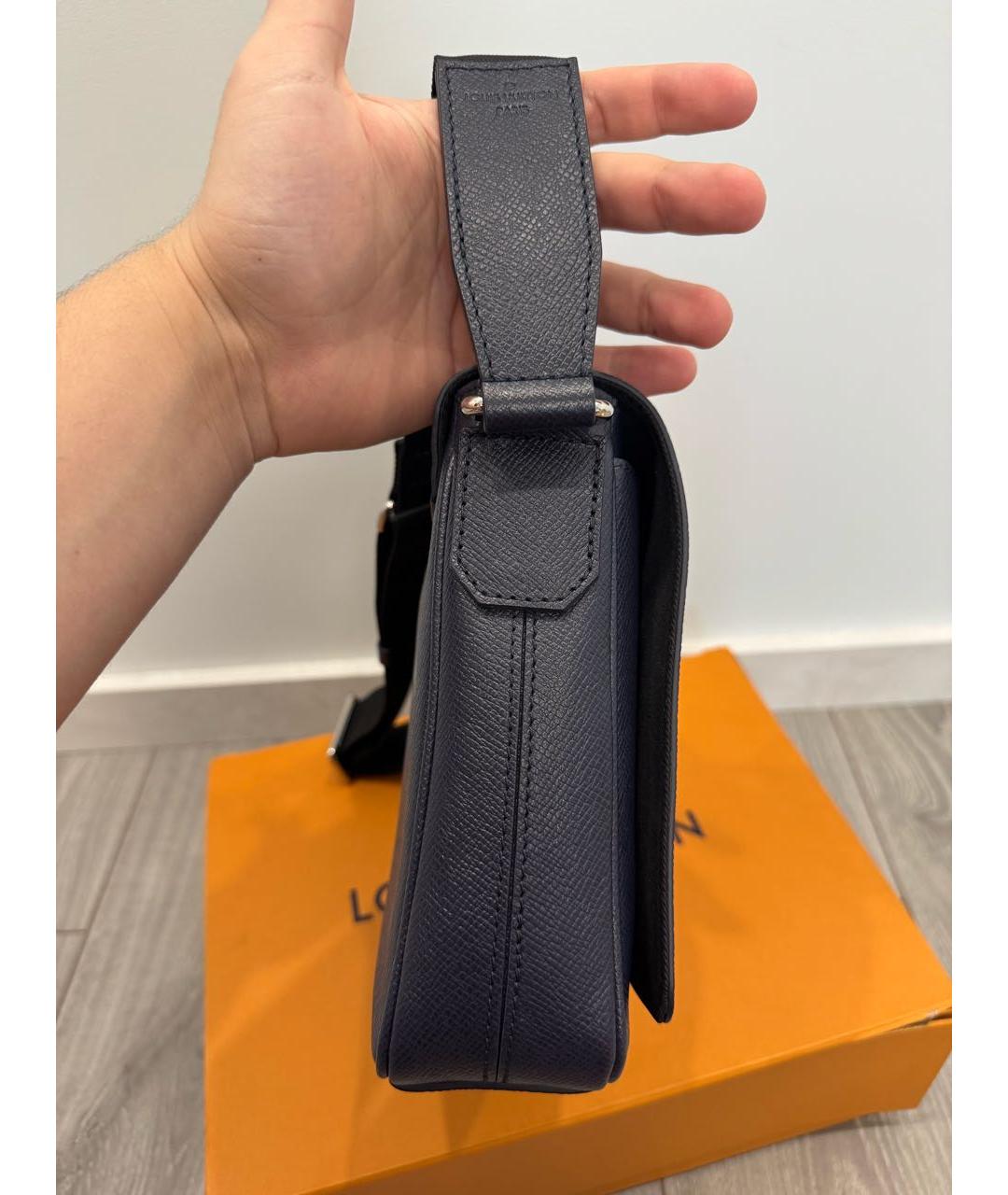 LOUIS VUITTON Темно-синяя кожаная сумка на плечо, фото 3