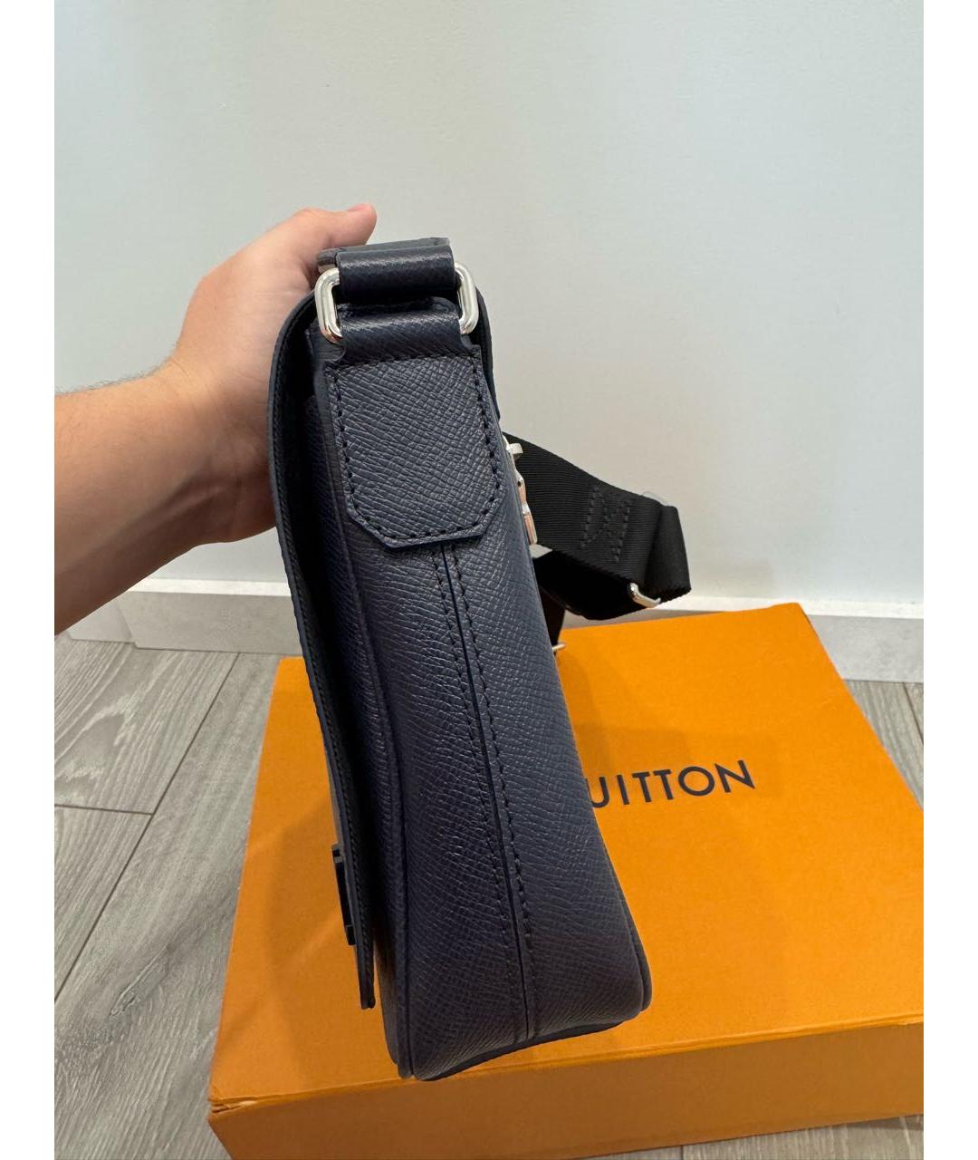 LOUIS VUITTON Темно-синяя кожаная сумка на плечо, фото 4