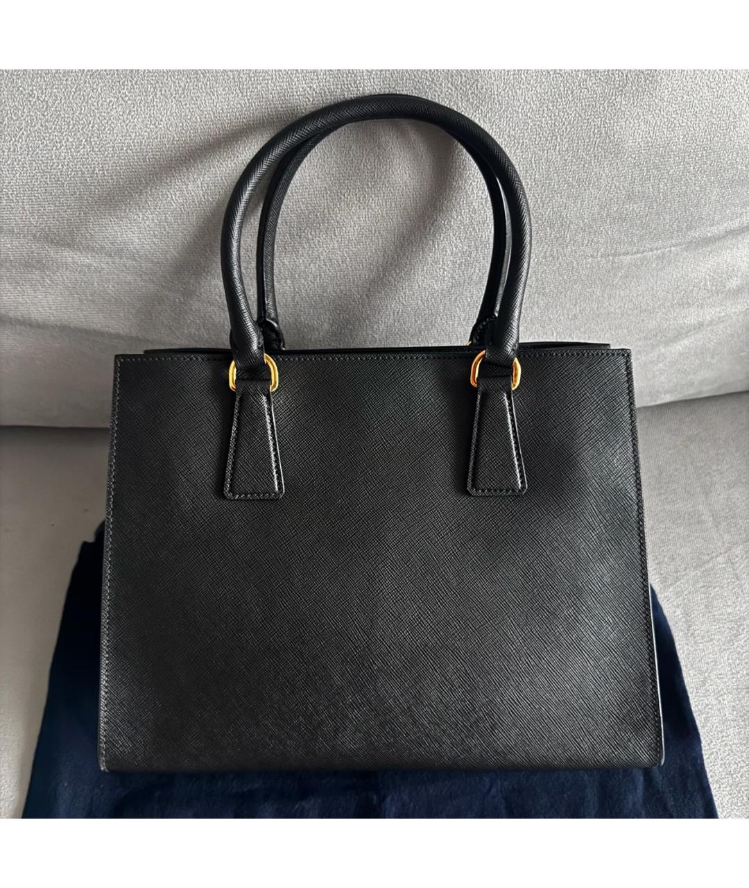 PRADA Черная кожаная сумка с короткими ручками, фото 4