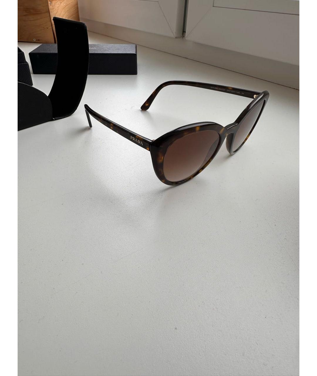 PRADA Коричневые пластиковые солнцезащитные очки, фото 2