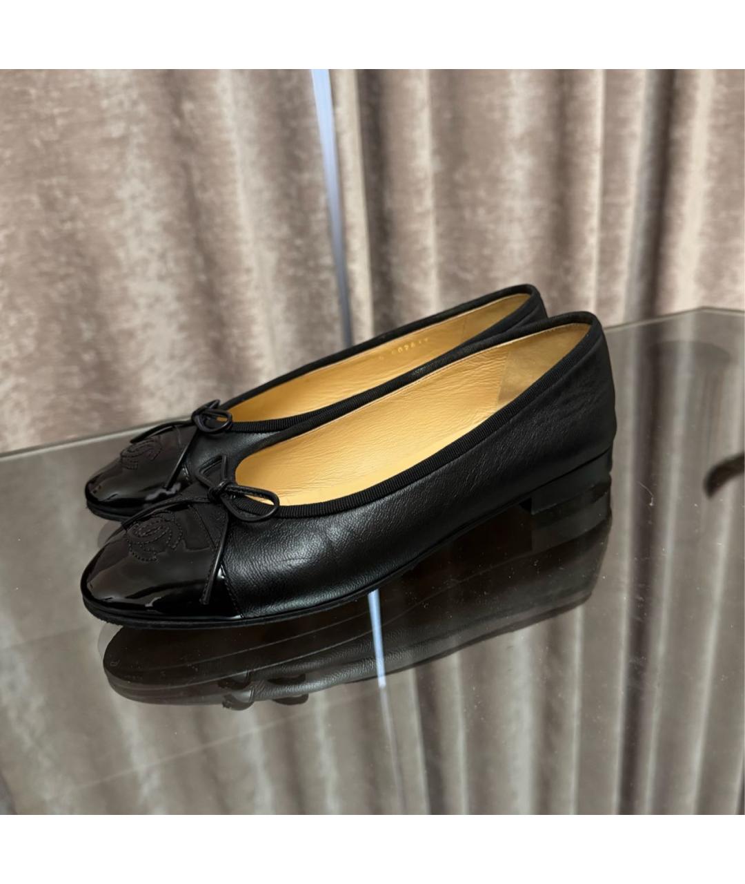 CHANEL Черные кожаные балетки, фото 3
