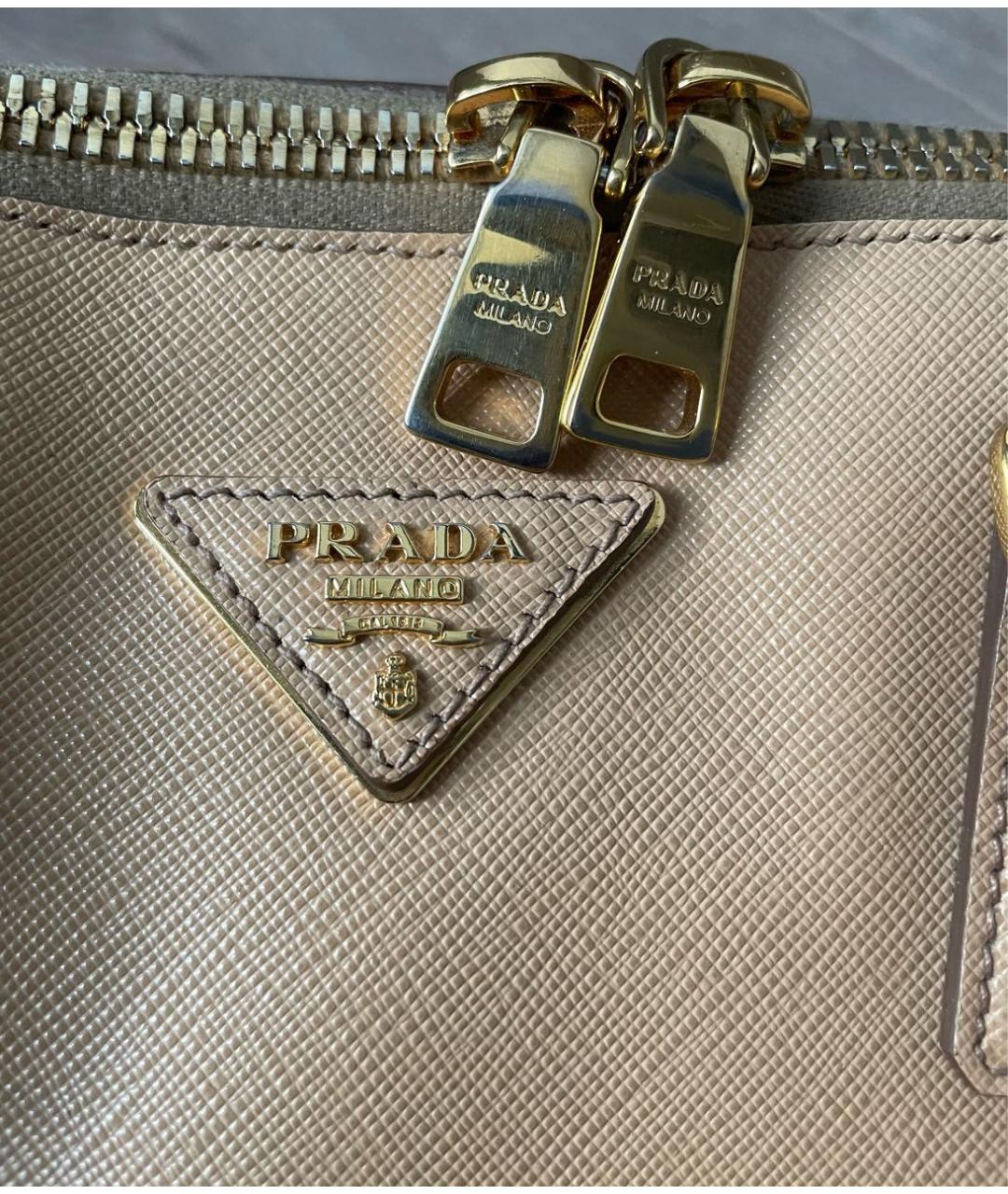 PRADA Бежевая кожаная сумка с короткими ручками, фото 5
