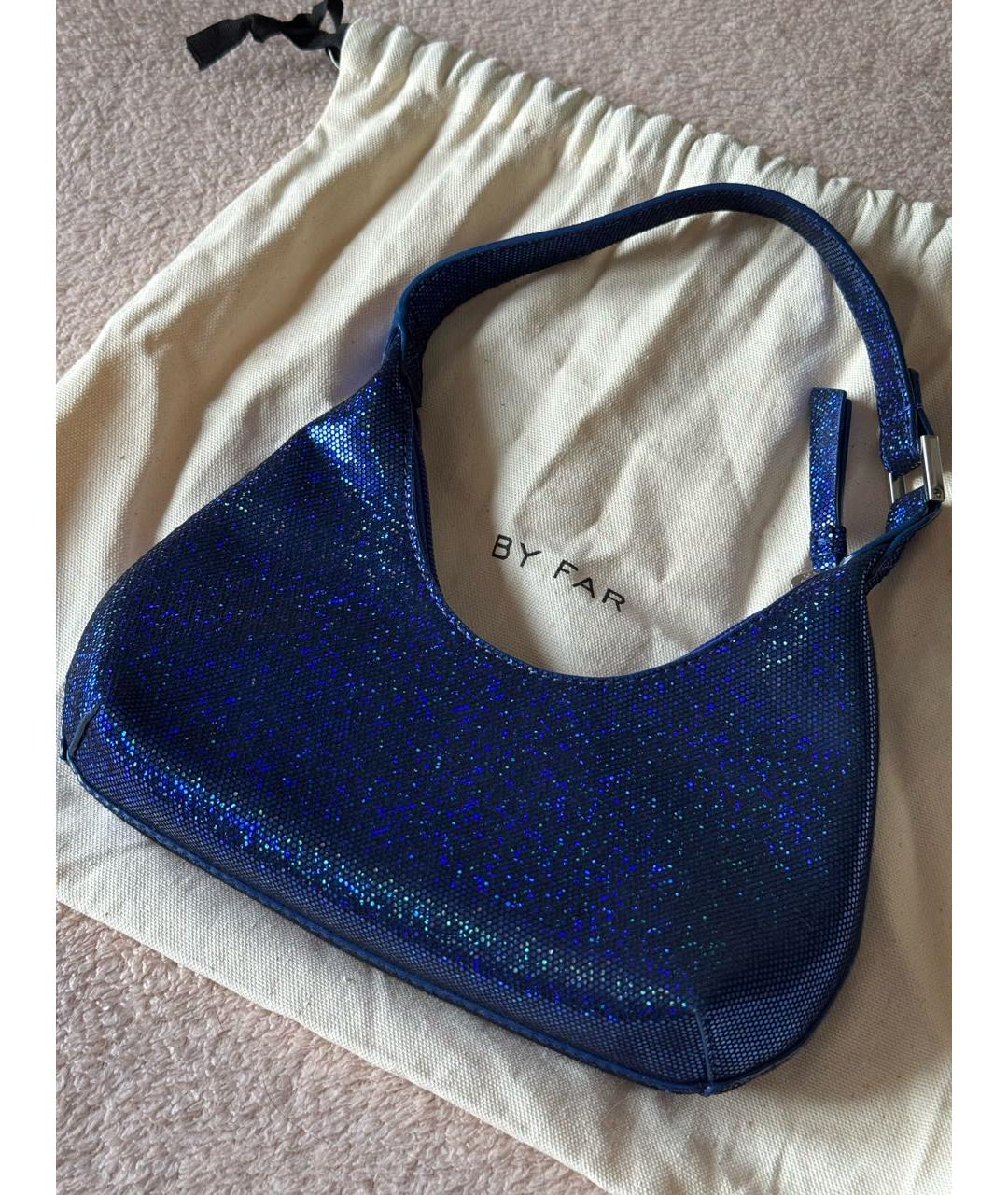 BY FAR Синяя кожаная сумка с короткими ручками, фото 3