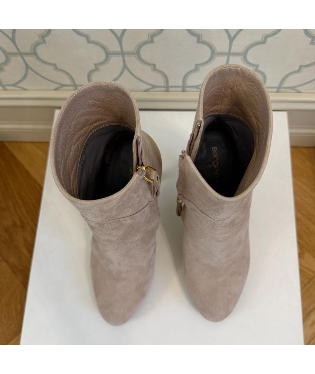 SERGIO ROSSI Бежевые замшевые ботильоны, фото 3