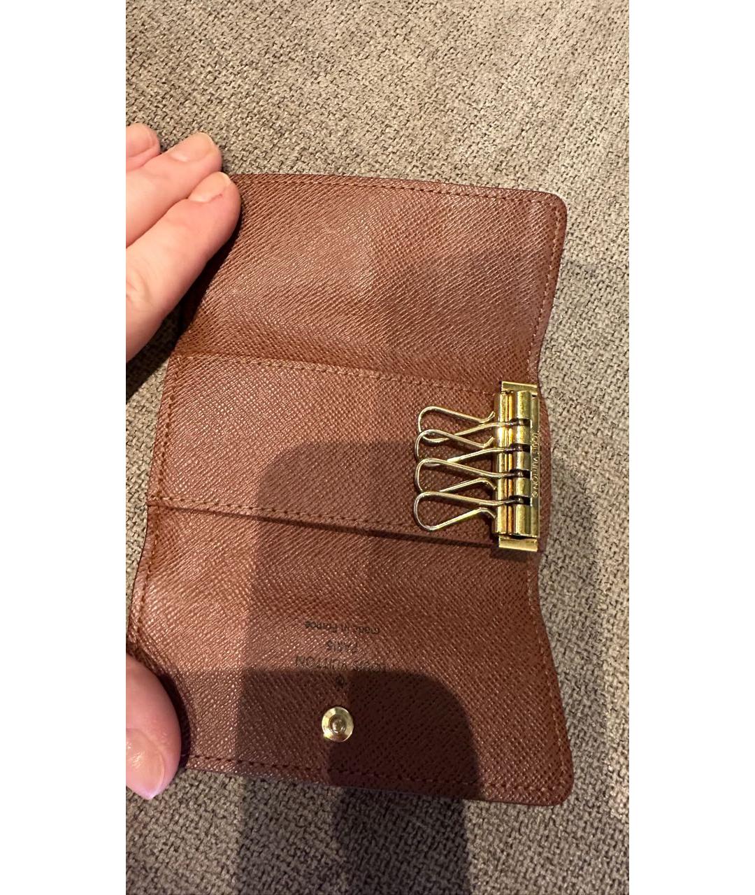 LOUIS VUITTON Коричневая ключница, фото 3