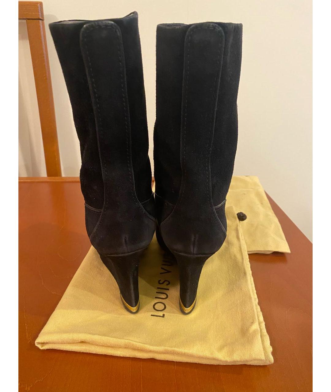 LOUIS VUITTON Черные замшевые полусапоги, фото 5