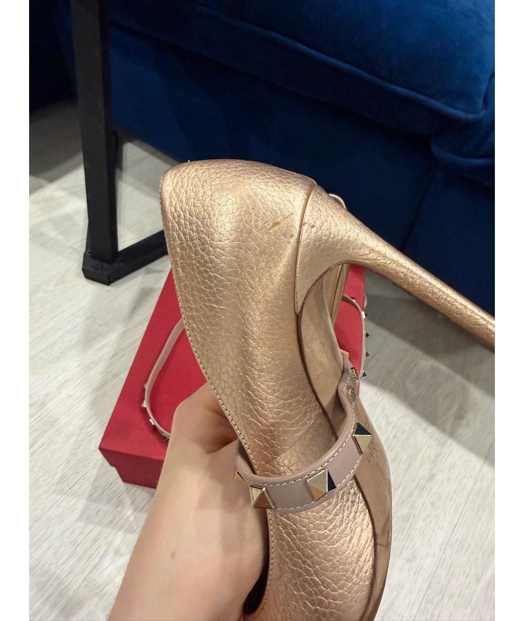 VALENTINO Золотые кожаные туфли, фото 4