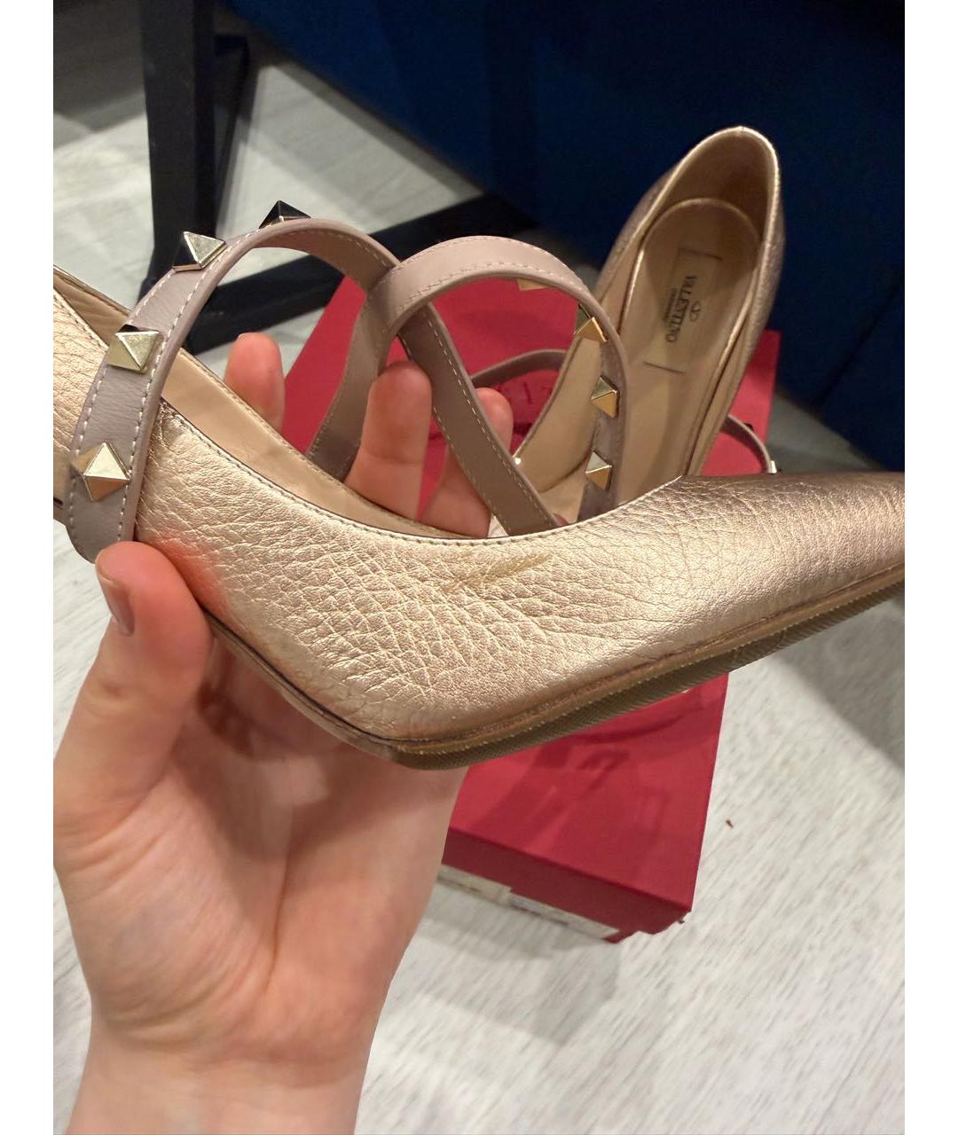 VALENTINO Золотые кожаные туфли, фото 6