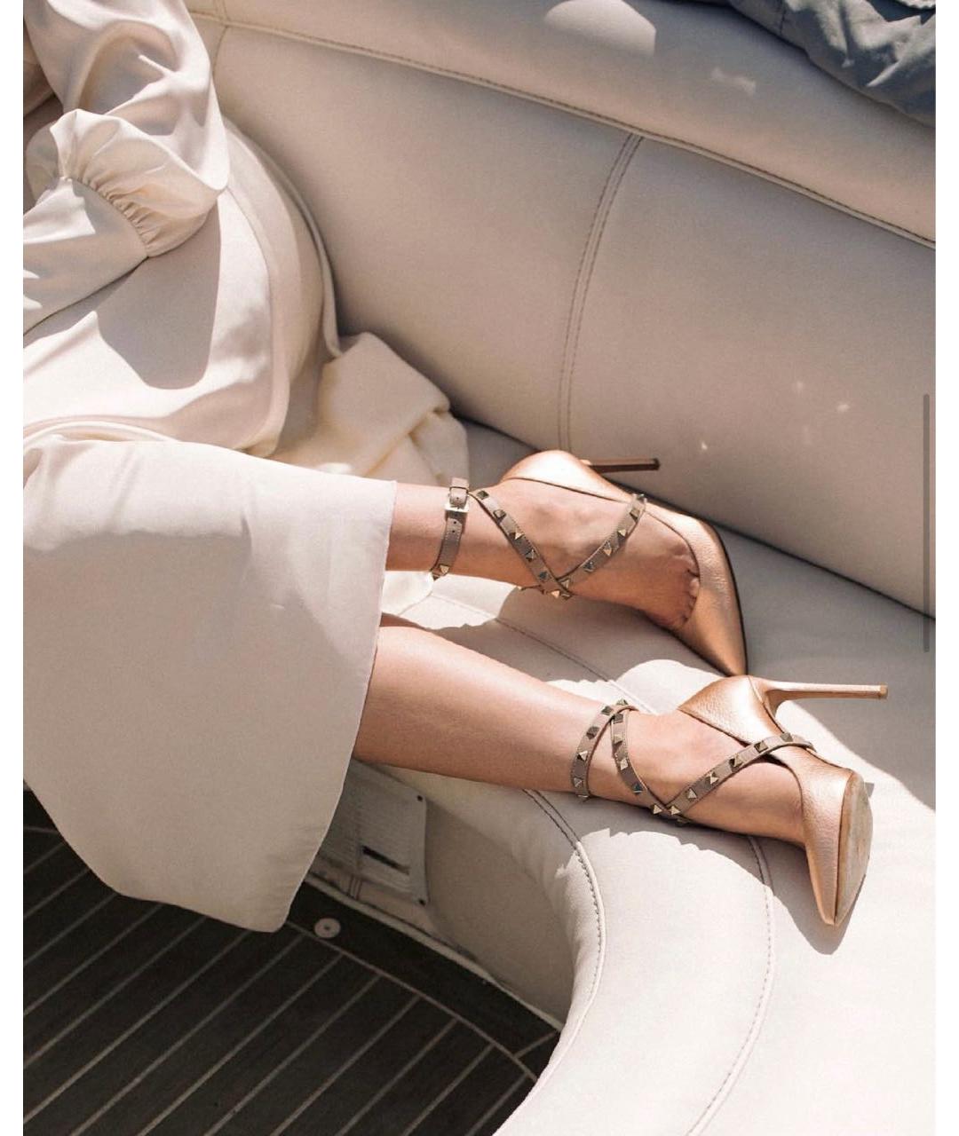 VALENTINO Золотые кожаные туфли, фото 5