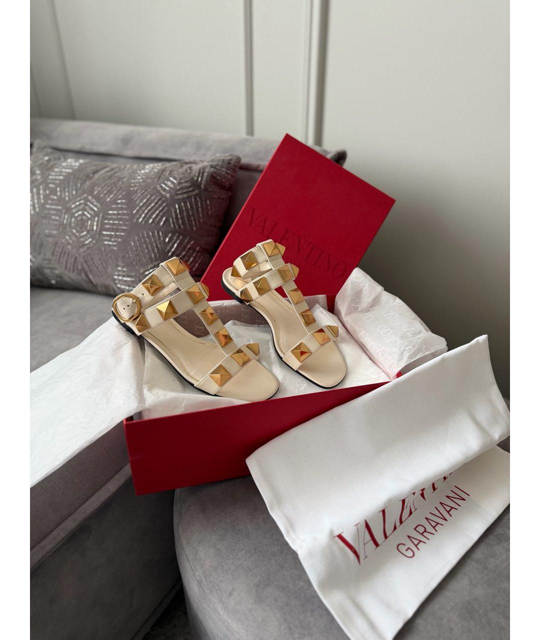 VALENTINO Бежевые кожаные сандалии, фото 7