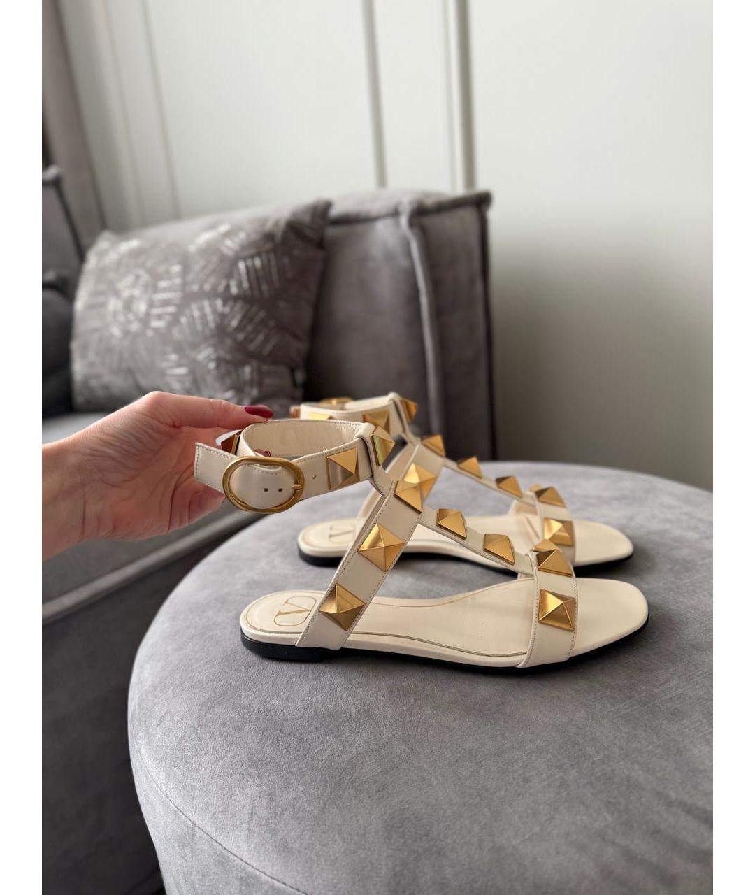 VALENTINO Бежевые кожаные сандалии, фото 8