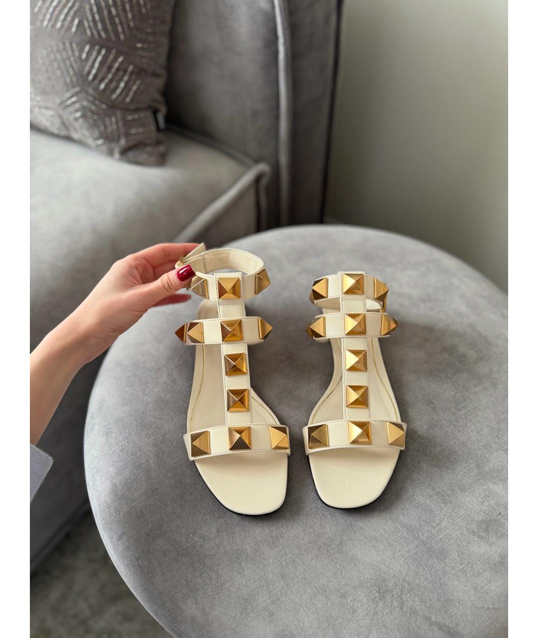VALENTINO Бежевые кожаные сандалии, фото 6