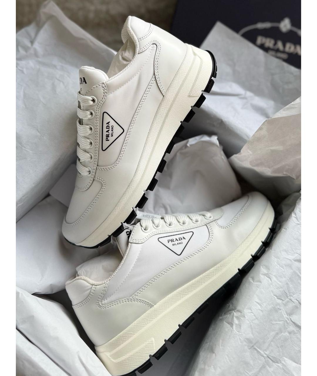 PRADA Белые кожаные кроссовки, фото 2