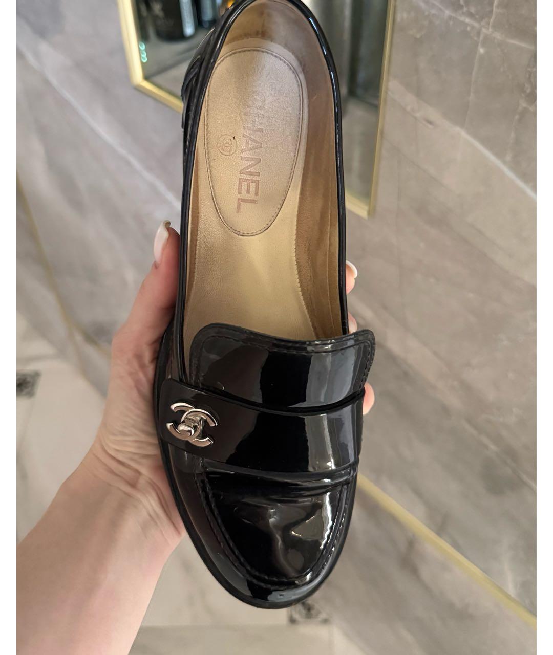 CHANEL Черные лоферы из лакированной кожи, фото 3