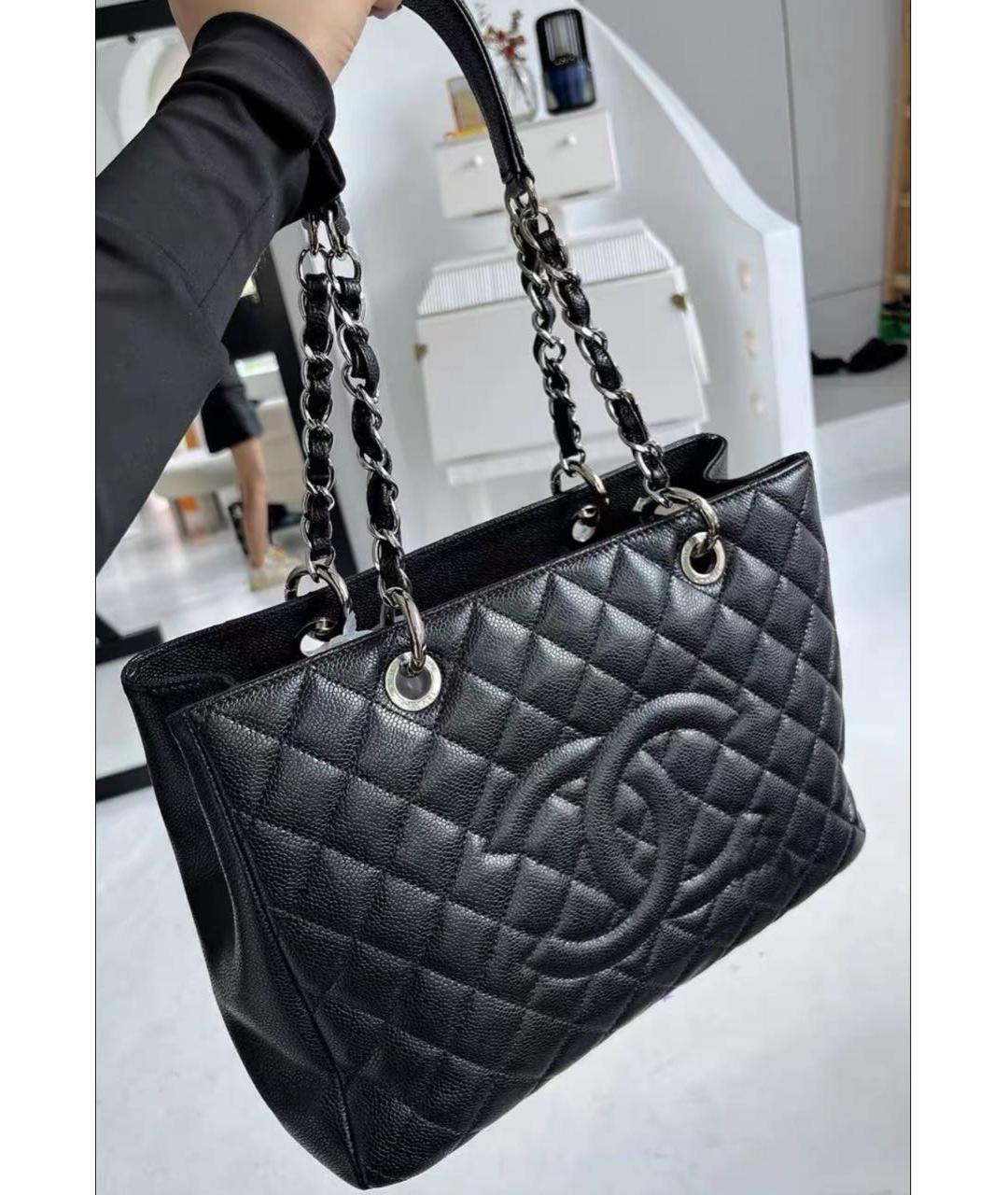 CHANEL Черная кожаная сумка тоут, фото 2