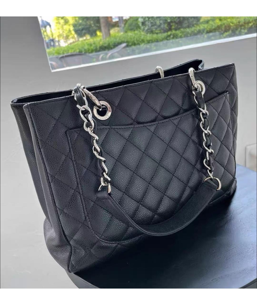 CHANEL Черная кожаная сумка тоут, фото 3