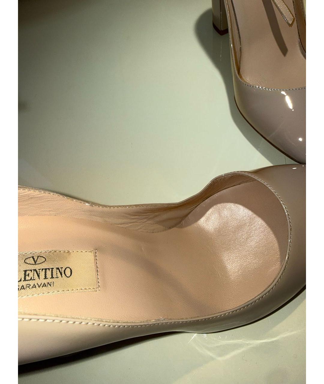 VALENTINO Бежевые туфли из лакированной кожи, фото 5
