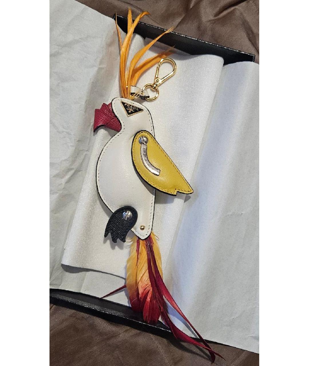 PRADA Белый брелок, фото 3