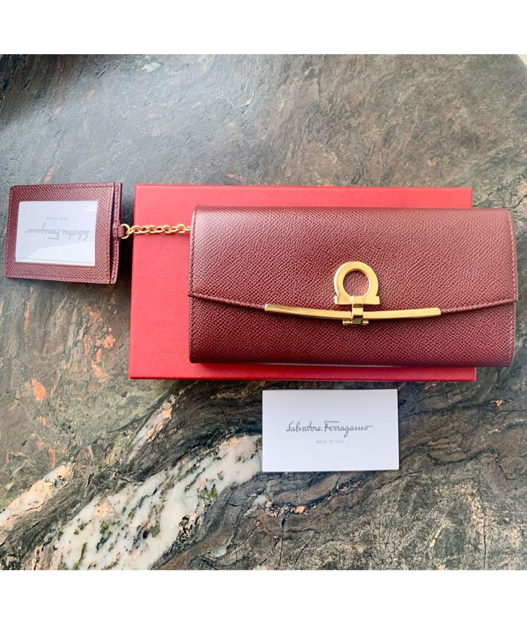 FERRAGAMO Бордовый кожаный кошелек, фото 6