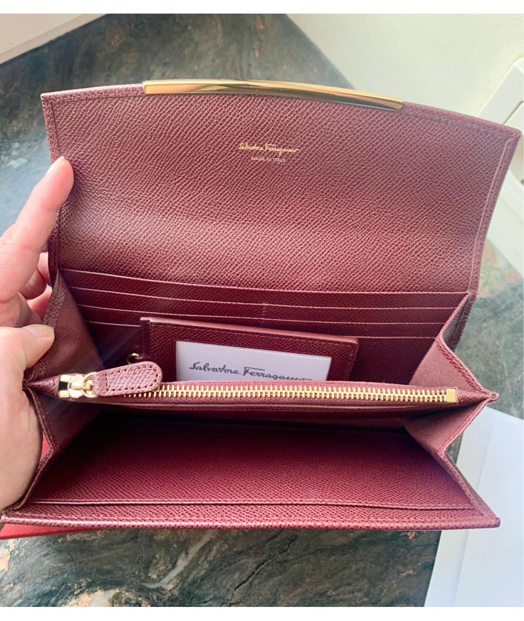 FERRAGAMO Бордовый кожаный кошелек, фото 4