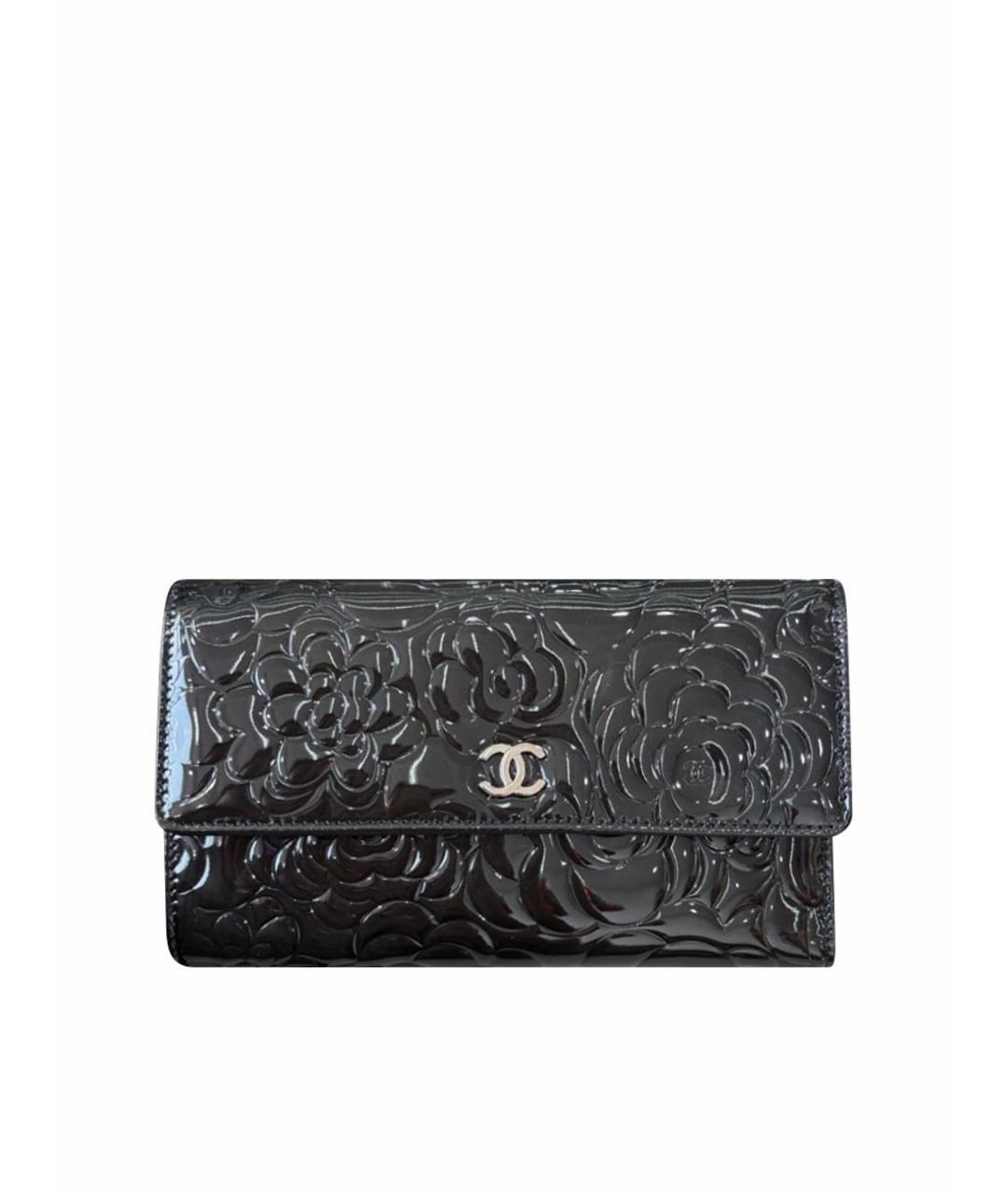 CHANEL Черный кошелек из лакированной кожи, фото 1