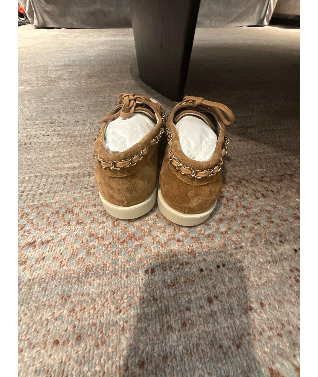 CHANEL Горчичные замшевые лоферы, фото 4