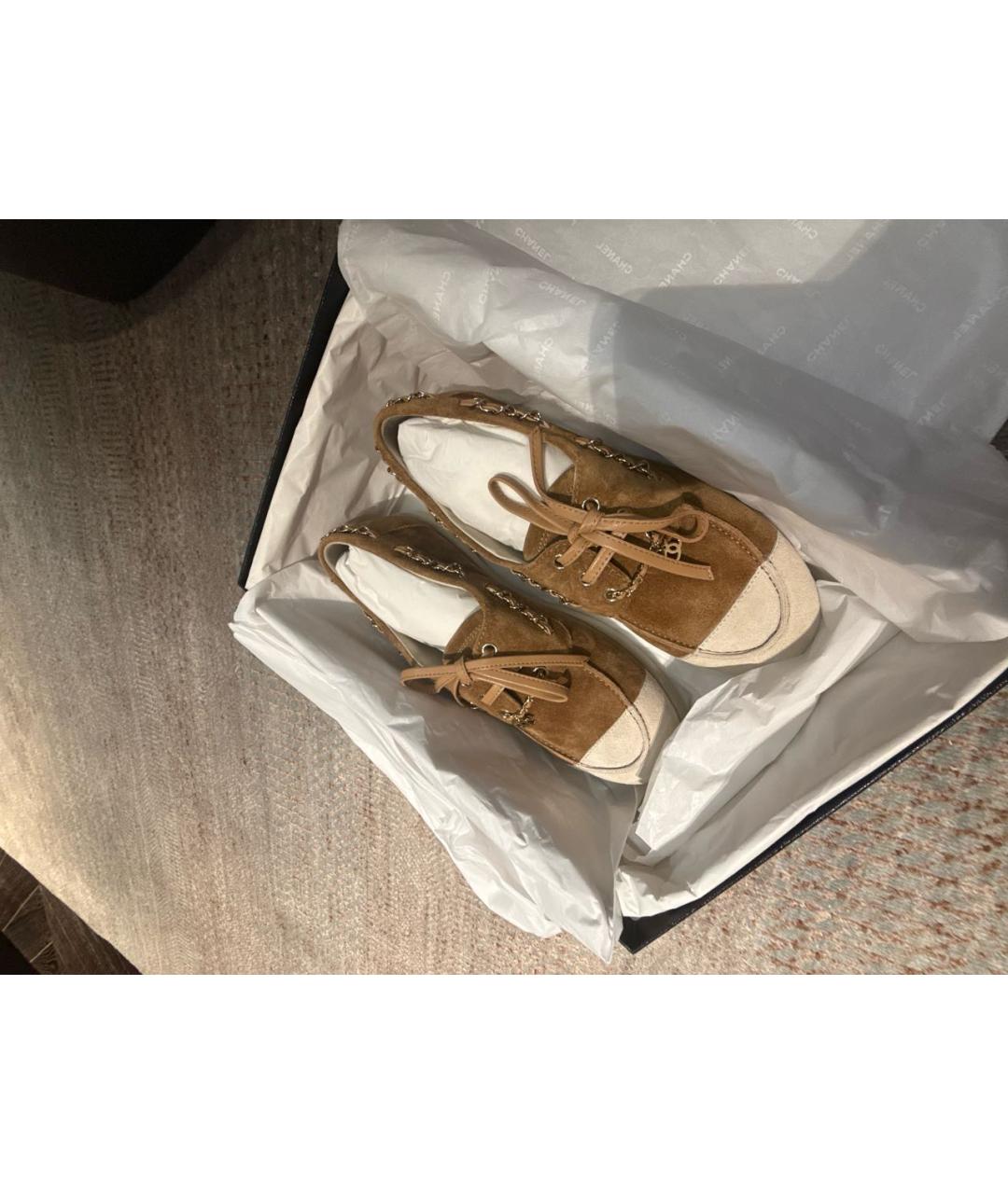 CHANEL Горчичные замшевые лоферы, фото 5