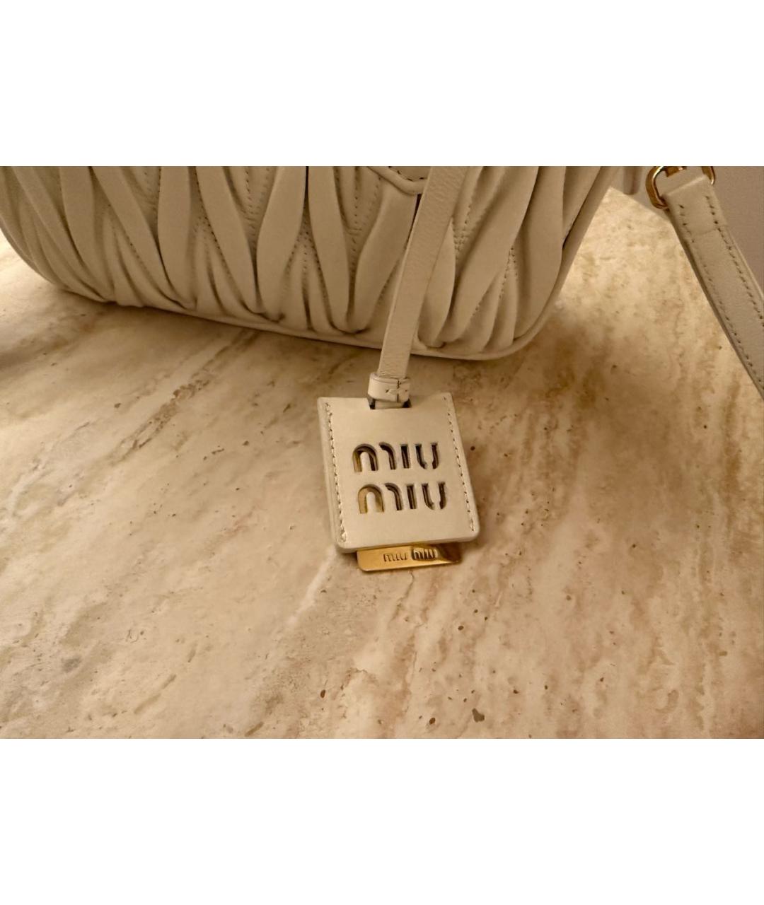 MIU MIU Белая кожаная сумка с короткими ручками, фото 6
